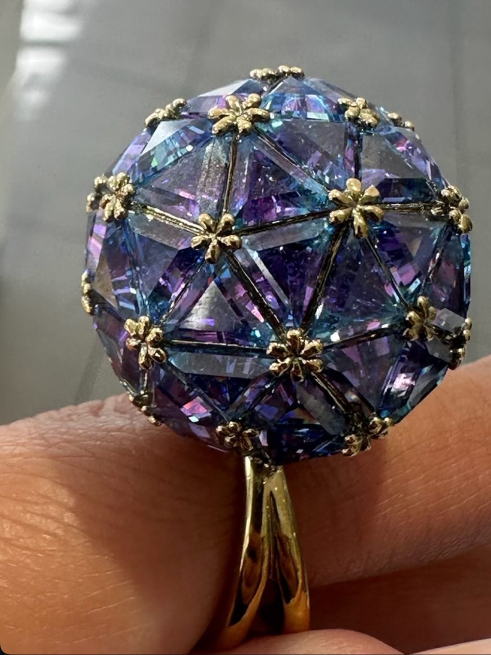 Swarovski Curiosa cocktail ring
Triangle cut, Blue, Gold-tone plated NEW - Picture 8 of 17